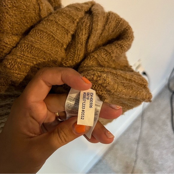 EXPRESS womens sweater chunky oversized S beige tan Fall/Winter top - Picture 4 of 6